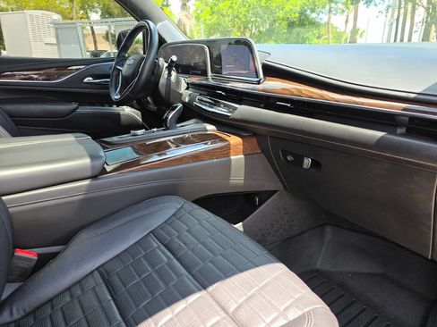 Used 2021 Cadillac Escalade Sport Platinum RWD image 14
