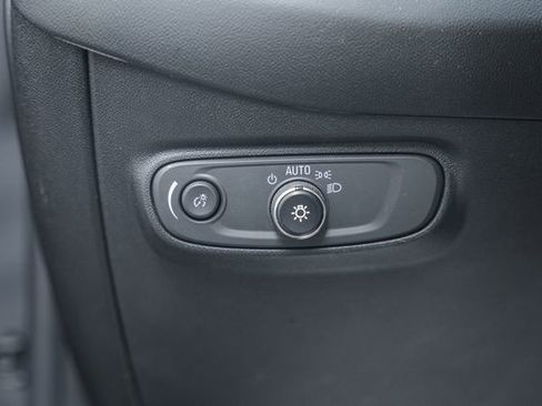 Used 2022 Chevrolet Equinox LS w/ LS Convenience Package image 39