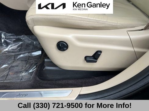 Used 2017 Jeep Grand Cherokee Limited AWD/4WD image 26
