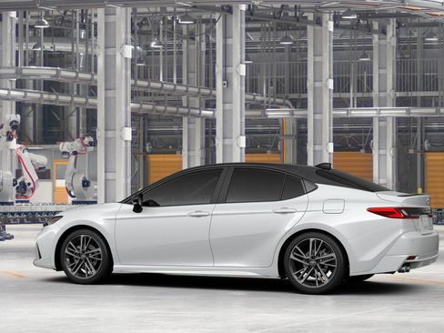 New 2026 Toyota Camry Hybrid AWD/4WD image 7
