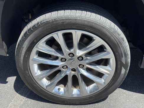Used 2018 Cadillac Escalade ESV Premium Luxury AWD/4WD image 73