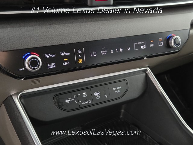 Used 2025 Kia Carnival EX FWD image 34