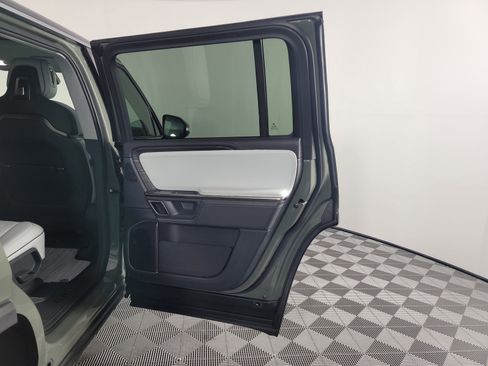 Used 2023 Rivian R1S Launch Edition image 19
