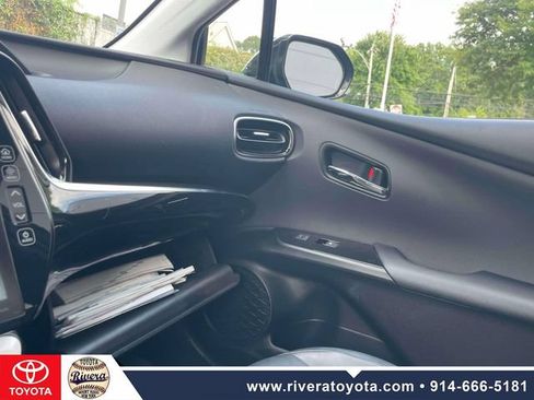 Used 2017 Toyota Prius Prime Premium FWD image 30