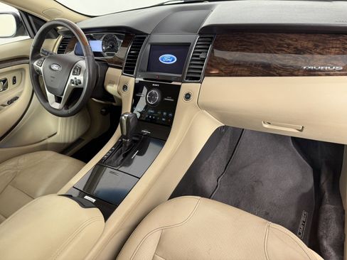 Used 2018 Ford Taurus Limited FWD image 11
