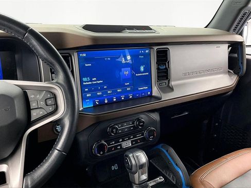 Used 2023 Ford Bronco Outer Banks image 6