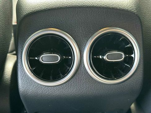 Used 2025 Mercedes-Benz GLA 250 4MATIC image 16