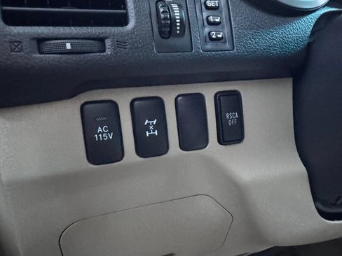 Used 2006 Toyota 4Runner Limited AWD/4WD image 16