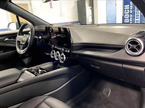 Used 2024 Chevrolet Blazer EV LT AWD/4WD image 14