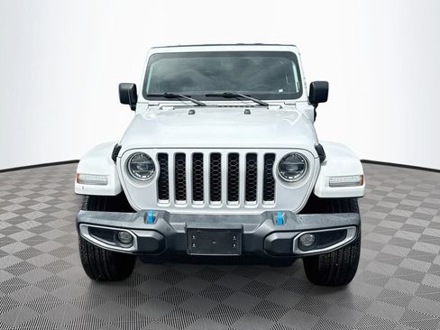 Used 2022 Jeep Wrangler Unlimited Sahara AWD/4WD image 2