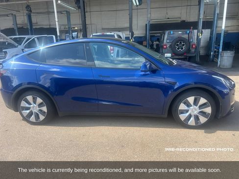 Used 2021 Tesla Model Y Long Range AWD/4WD image 11