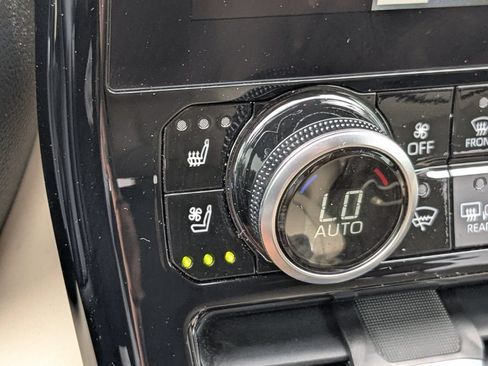 Used 2023 Toyota Highlander Limited FWD image 24