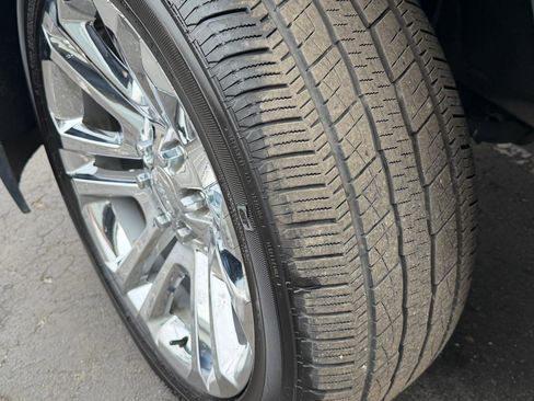 Used 2019 GMC Yukon XL SLT w/ Premium Edition image 40