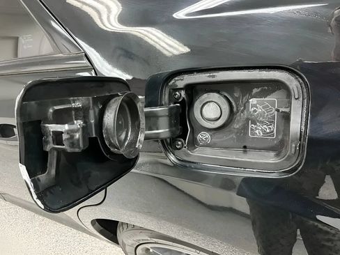 Used 2022 Chrysler 300 Touring w/ Sport Appearance Package RWD image 25