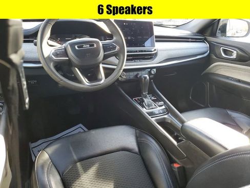 Certified 2023 Jeep Compass Latitude image 9