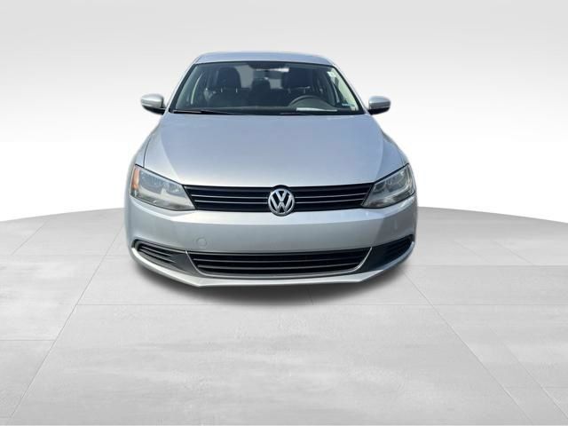 Used 2014 Volkswagen Jetta SE FWD image 2
