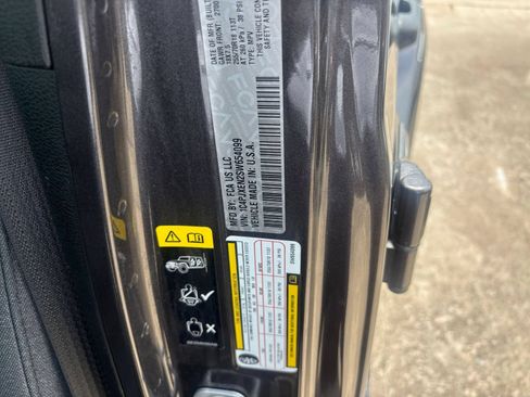 Used 2025 Jeep Wrangler Unlimited Sahara AWD/4WD image 30