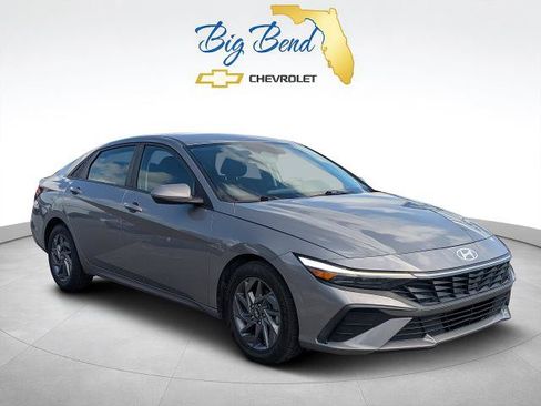 Used 2024 Hyundai Elantra SEL FWD image 28