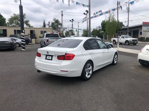 Used 2012 BMW 328i Sedan RWD image 4