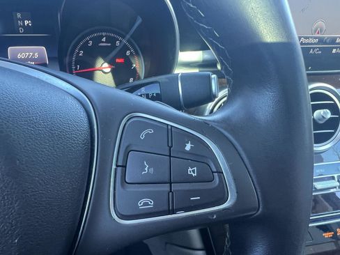 Used 2018 Mercedes-Benz GLC 300 4MATIC image 16