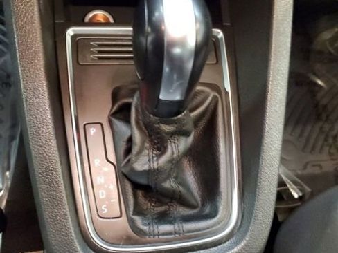 Used 2017 Volkswagen Jetta S image 24