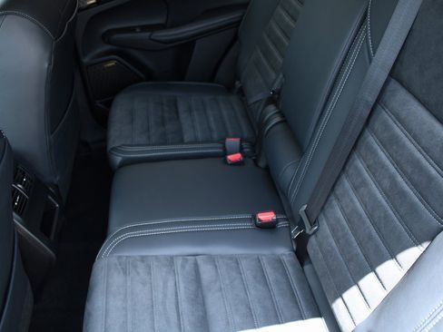 New 2025 Mitsubishi Outlander SE image 13