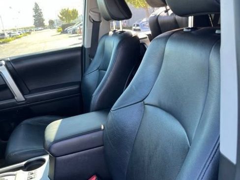 Used 2010 Toyota 4Runner Limited w/ Convenience Pkg AWD/4WD image 6