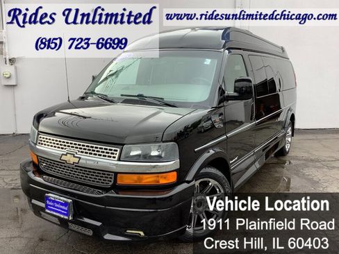 Used 2015 Chevrolet Express 2500 Extended RWD image 2