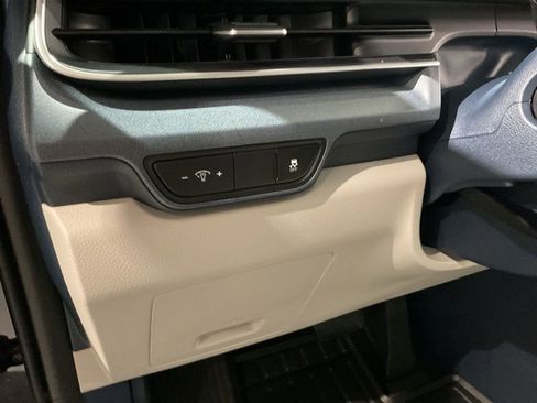 New 2026 Kia Carnival EX FWD image 10
