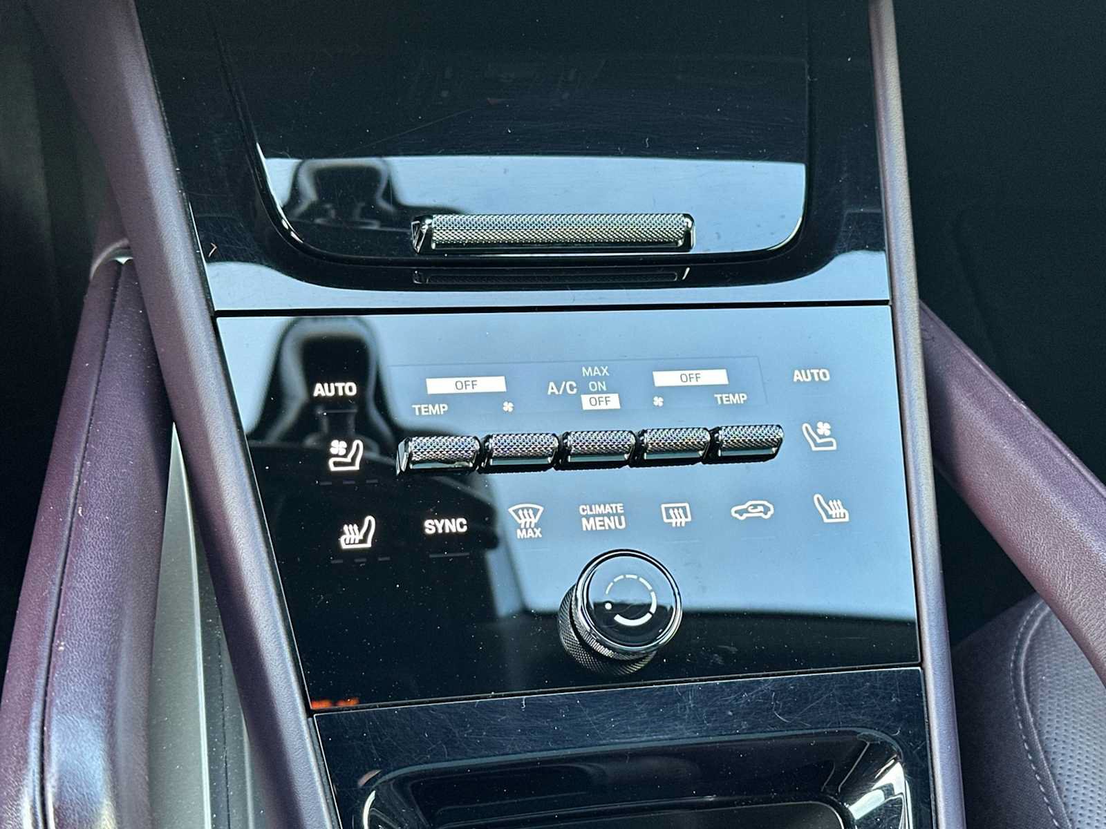 Certified 2024 Porsche Cayenne AWD/4WD image 22