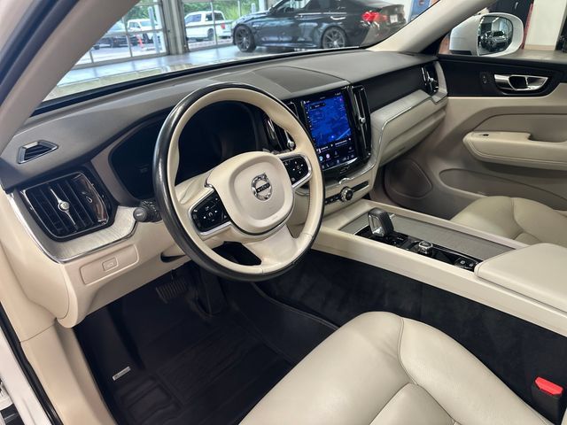 Used 2023 Volvo XC60 B5 Plus AWD/4WD image 22