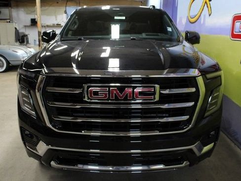 New 2026 GMC Yukon Elevation w/ Elevation Premium Package AWD/4WD image 3