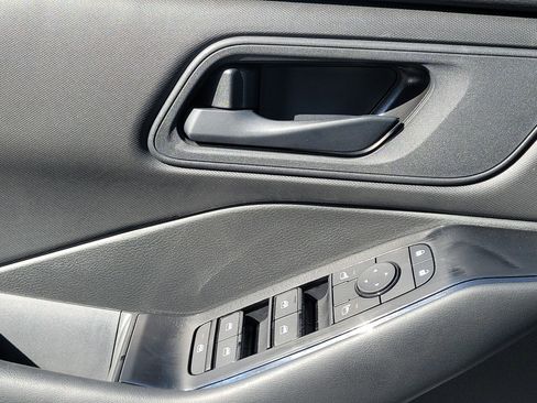 Certified 2025 Nissan Rogue S FWD image 13