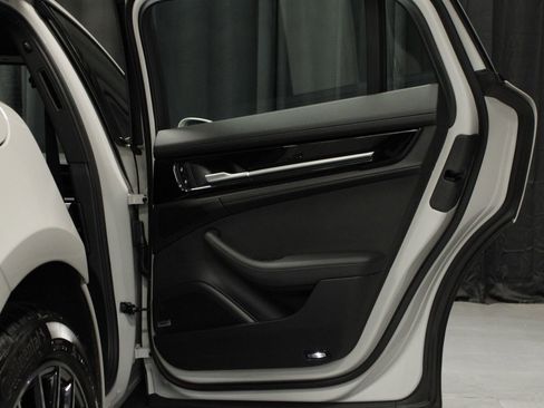 Certified 2025 Porsche Panamera 4 AWD/4WD image 15
