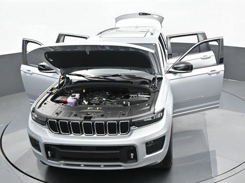 Used 2024 Jeep Grand Cherokee L Overland image 65