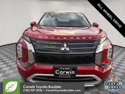Used 2025 Mitsubishi Outlander SE AWD/4WD image 2