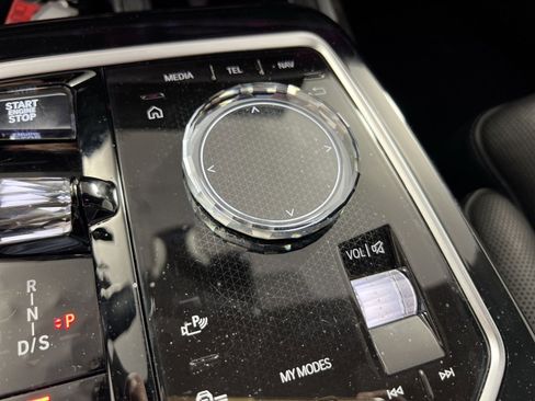 Used 2024 BMW 740i xDrive image 34