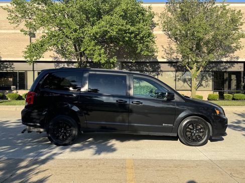 Used 2019 Dodge Grand Caravan GT FWD image 13