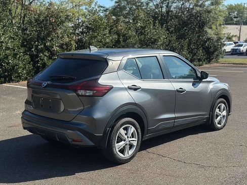 Used 2021 Nissan Kicks S image 7