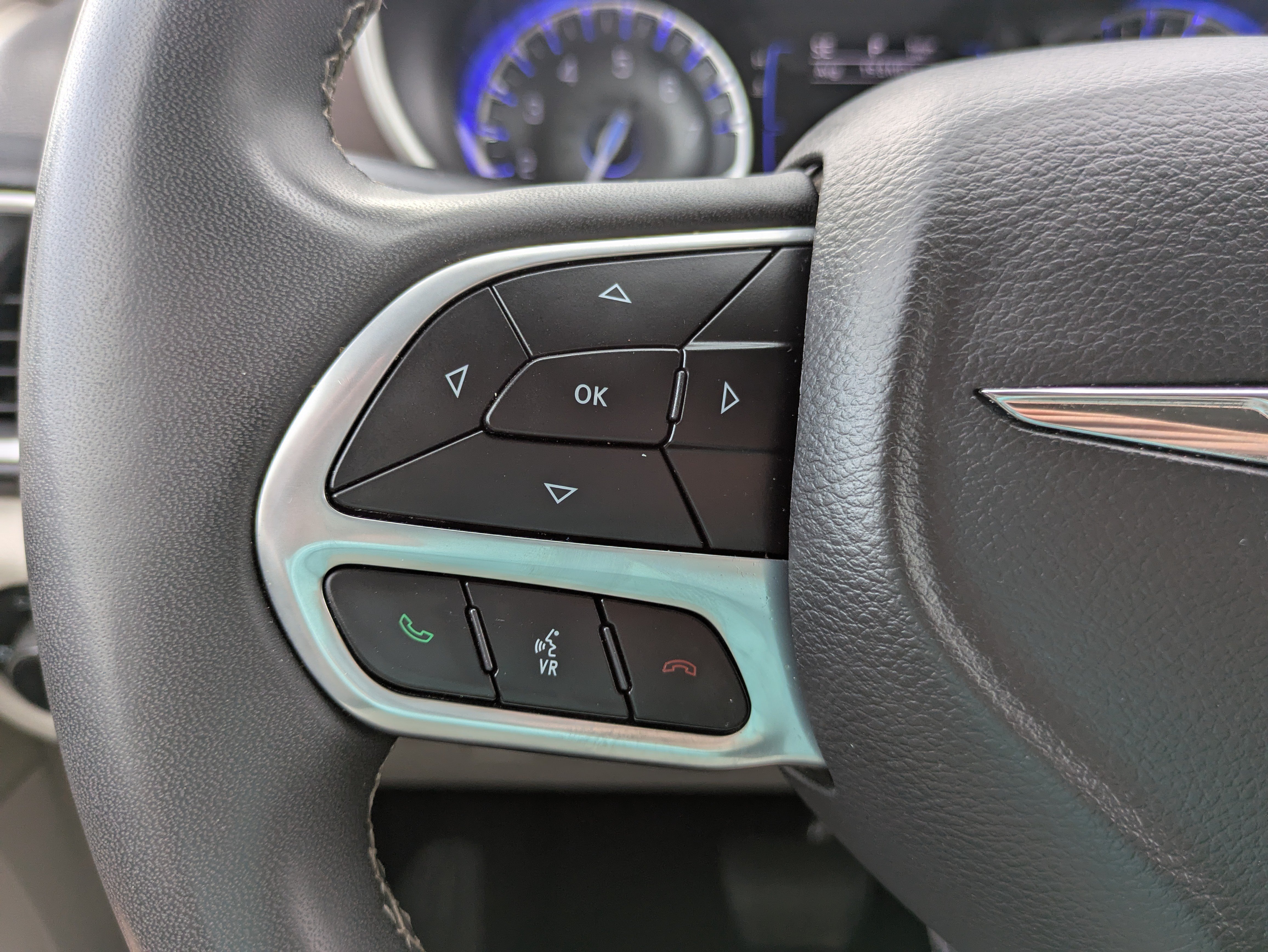 Used 2023 Chrysler Voyager LX FWD image 12