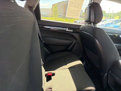 Used 2015 Kia Sorento LX FWD image 12