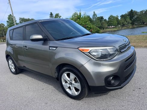 Used 2018 Kia Soul w/ Convenience Package FWD image 2
