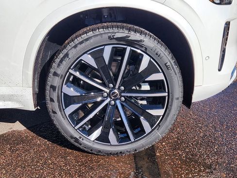 New 2026 Volvo XC90 B6 Ultra w/ Protection Package image 29