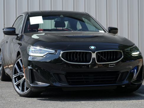 Used 2023 BMW 230i Coupe w/ Convenience Package RWD image 4