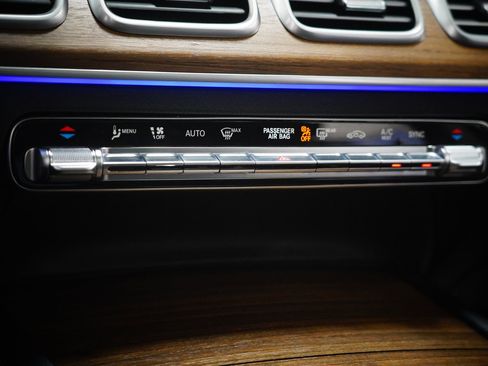 Used 2025 Mercedes-Benz GLE 350 4MATIC image 27