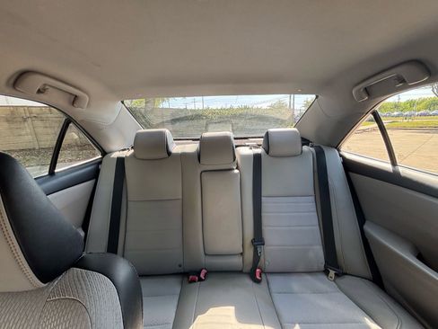 Used 2016 Toyota Camry SE image 29