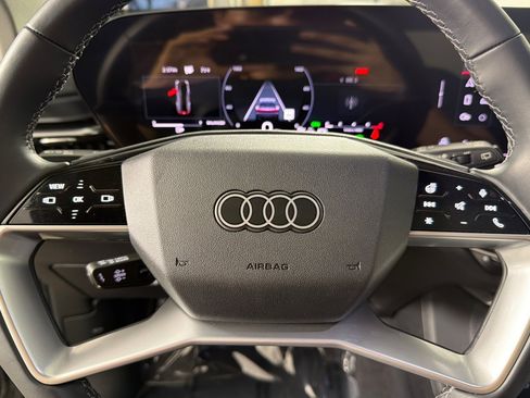 Used 2025 Audi Q5 Premium w/ Convenience Package AWD/4WD image 23