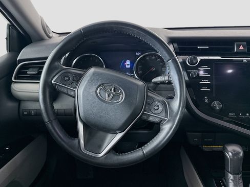 Used 2020 Toyota Camry XSE w/ Navigation Package FWD image 18