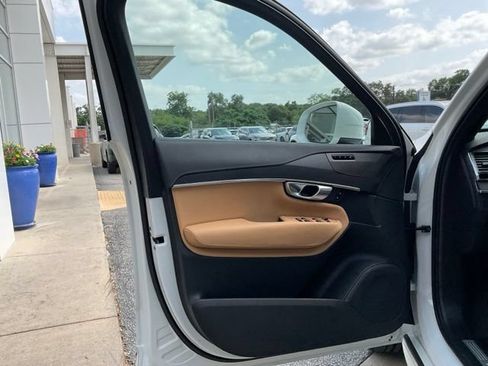 Certified 2024 Volvo XC90 B6 Ultimate w/ Protection Package Premier AWD/4WD image 10