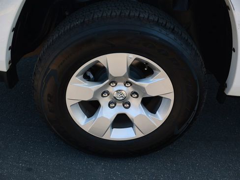 Used 2025 RAM 1500 Big Horn AWD/4WD image 9